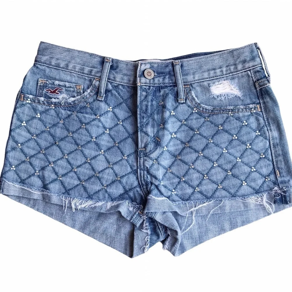 Hollister Embroidered Bling Shorts Women’s size 25 / 1 Blue Denim Rolled Cuff